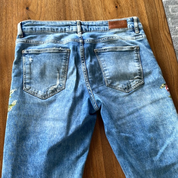Zara size 6 skinny denim painted on floral design - Picture 4 of 5